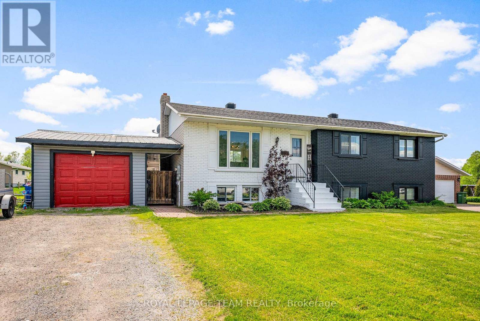 Laurentian Valley, ON K8A7C3,40 MEADOWBROOK DRIVE