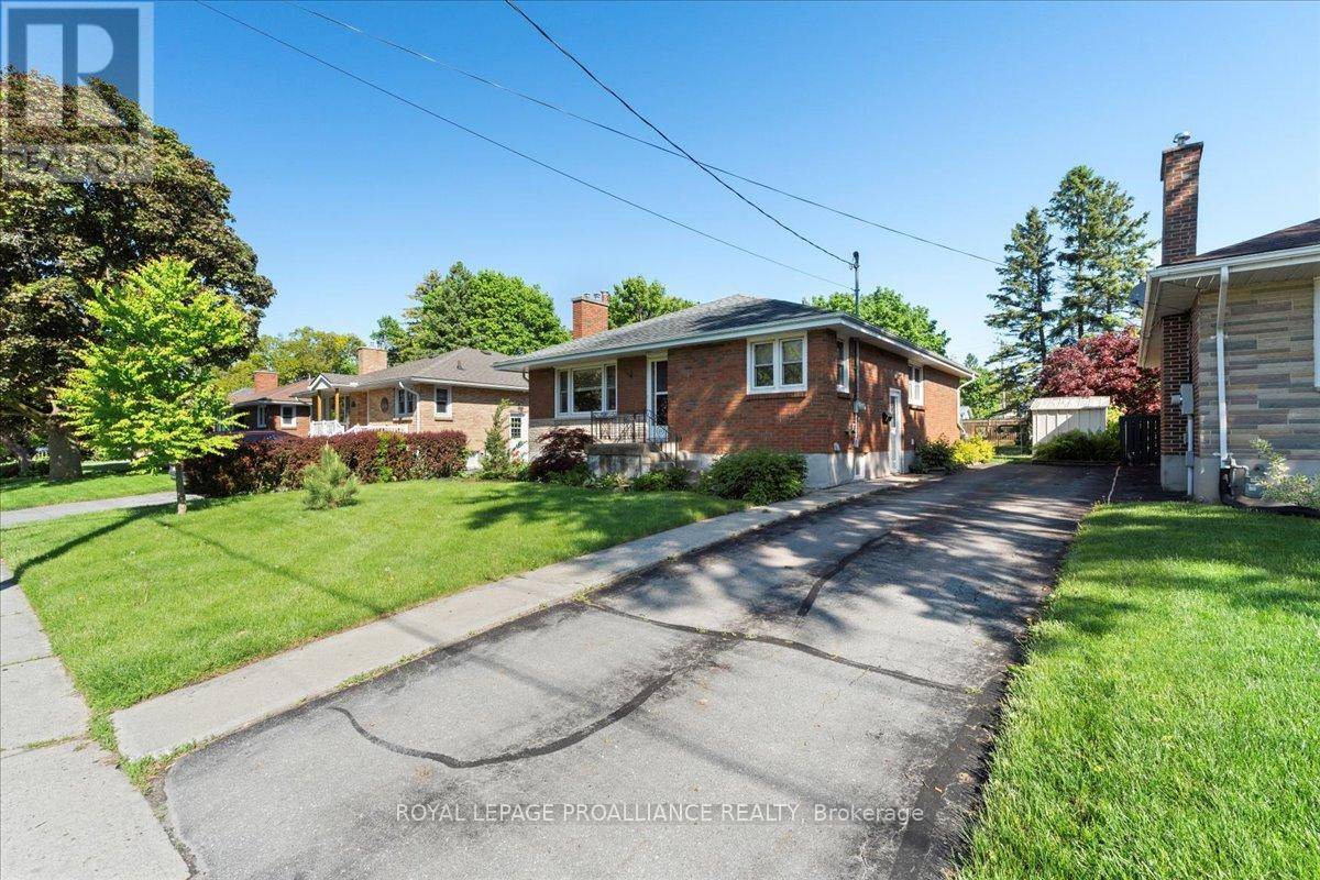 Belleville (belleville Ward), ON K8N2J5,64 SOUTHVIEW AVENUE