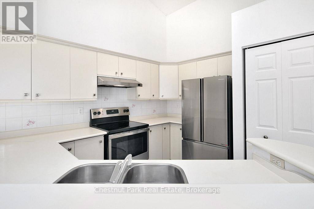 Meaford, ON N4L1R4,83 Victoria ST #4