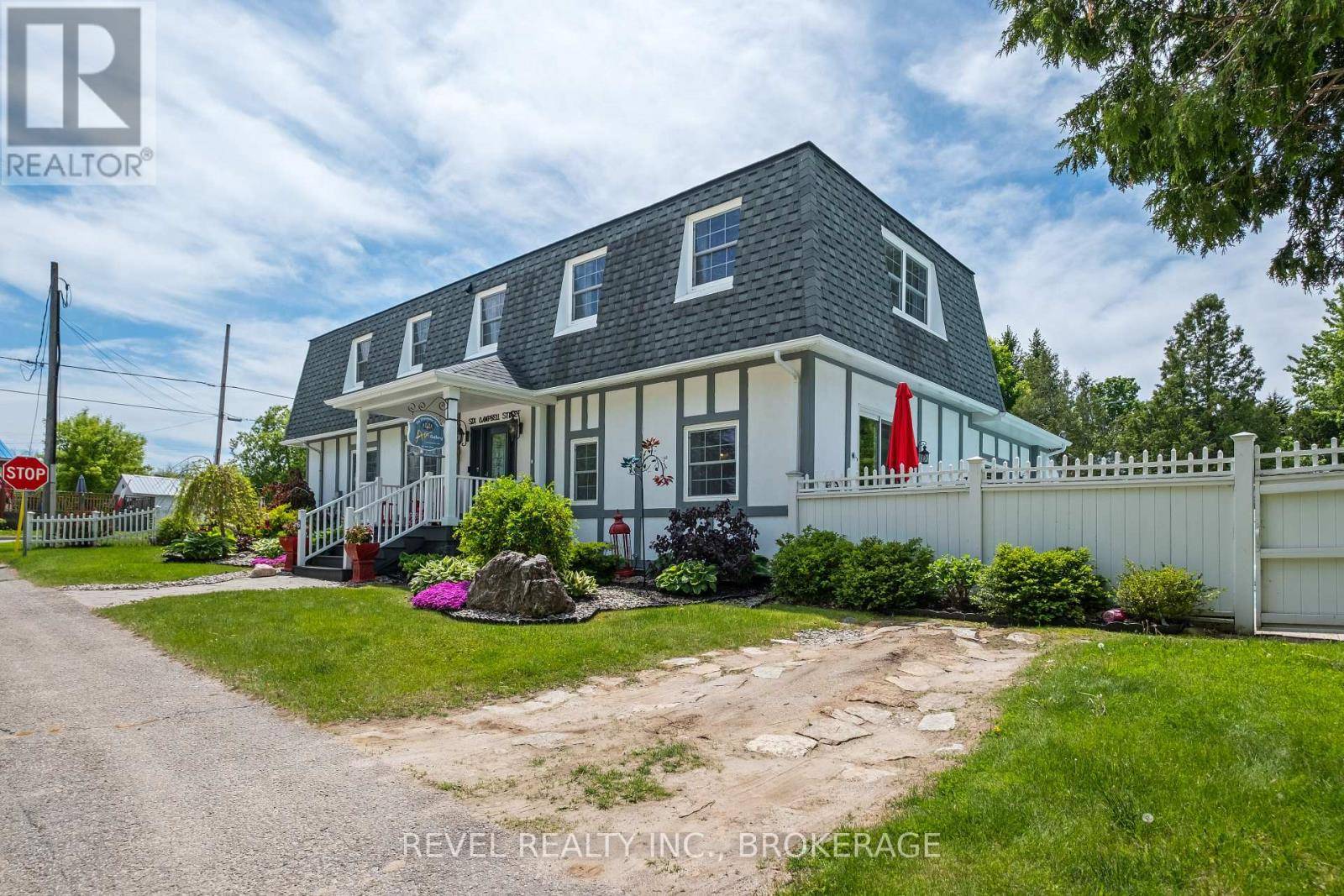 Rideau Lakes, ON K0G1V0,6 CAMPBELL STREET