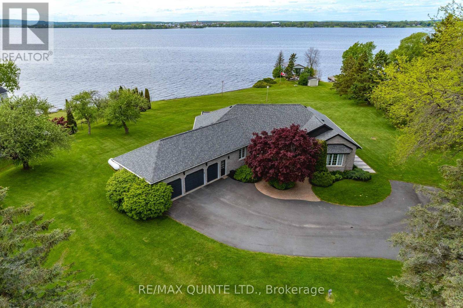 2400 COUNTY RD 3, Prince Edward County (ameliasburg Ward), ON K0K1L0