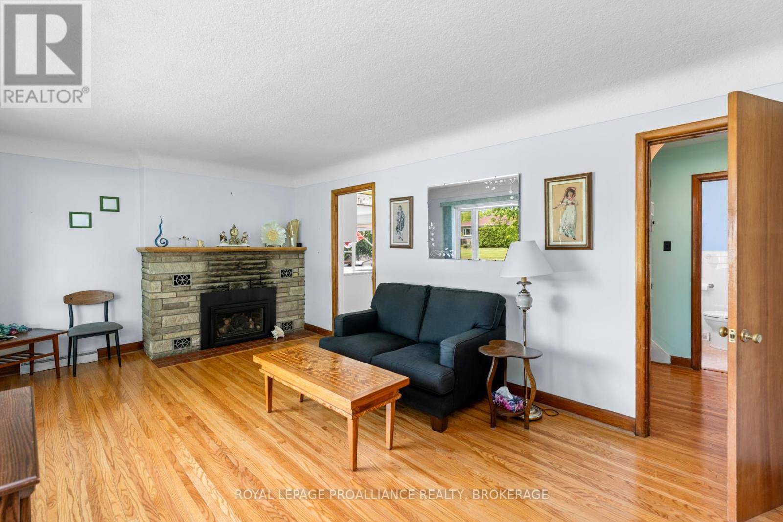Kingston (city North Of 401), ON K7L4V4,1761 FLOYD AVENUE