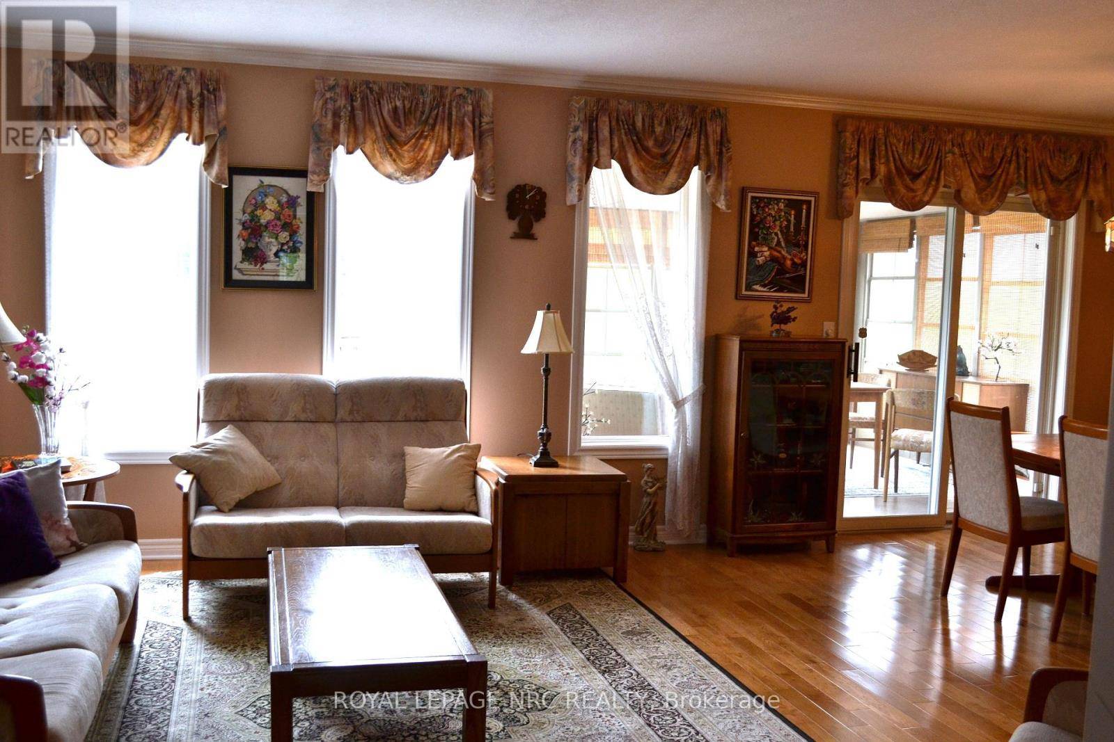 Welland (west Welland), ON L3C7G8,484 BALSAM STREET