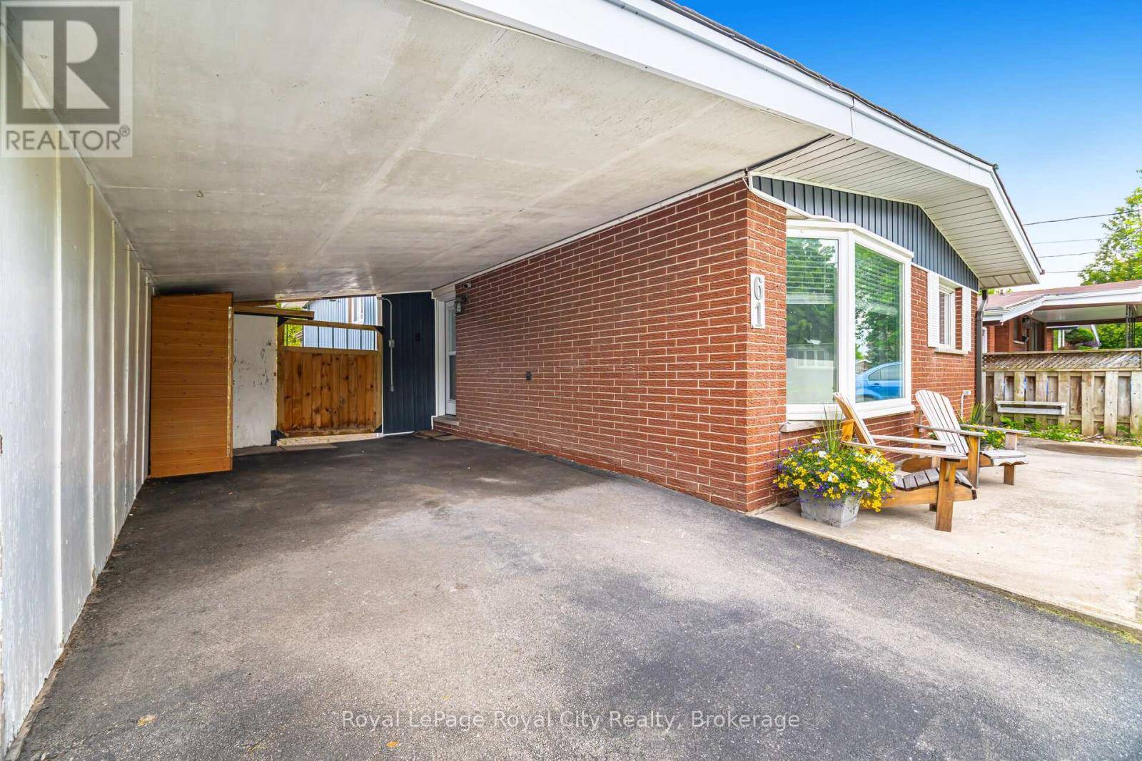 Hamilton (lawfield), ON L8V4C6,61 LAWFIELD DRIVE