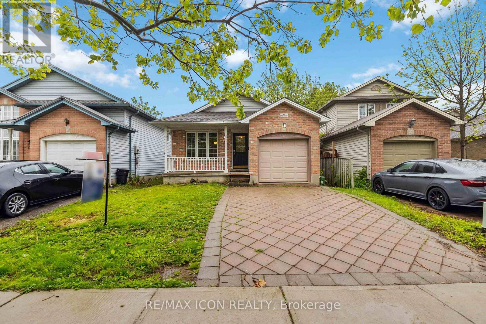 London East (east D), ON N5V4Y9,238 FLEMING DRIVE