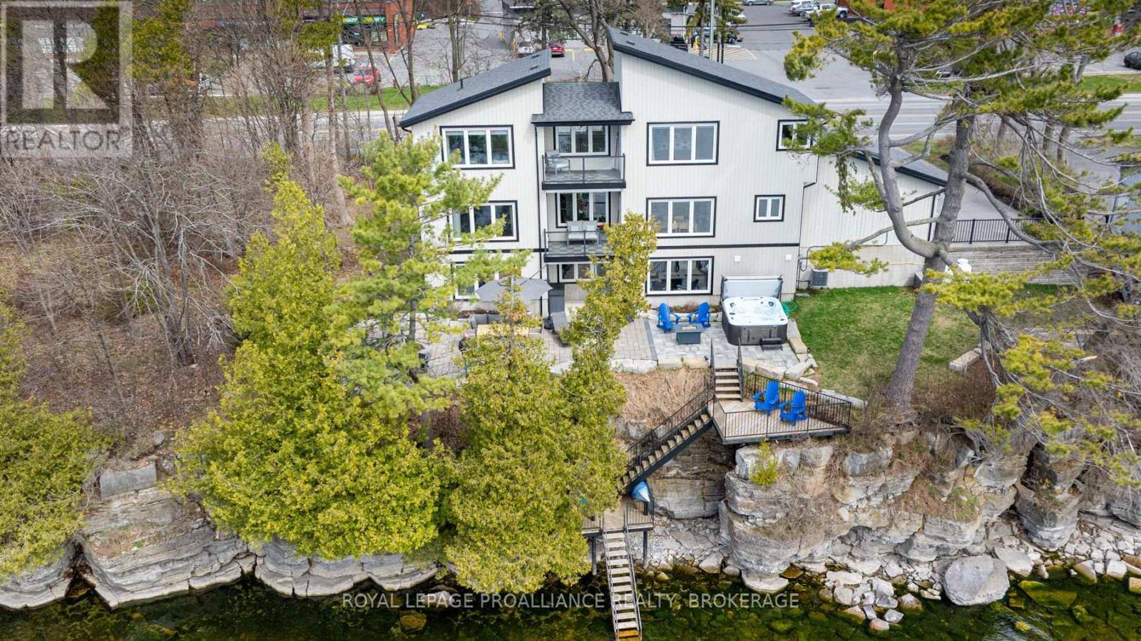 Loyalist (amherstview), ON K7N1A7,4506 BATH ROAD