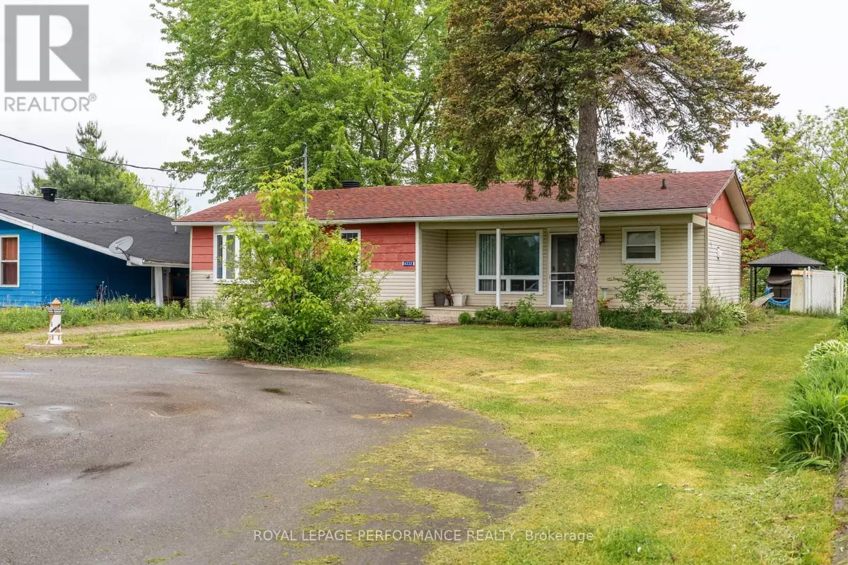South Glengarry, ON K0C1E0,6223 164TH AVENUE