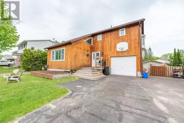 36 THOMAS STREET, Deep River, ON K0J1P0