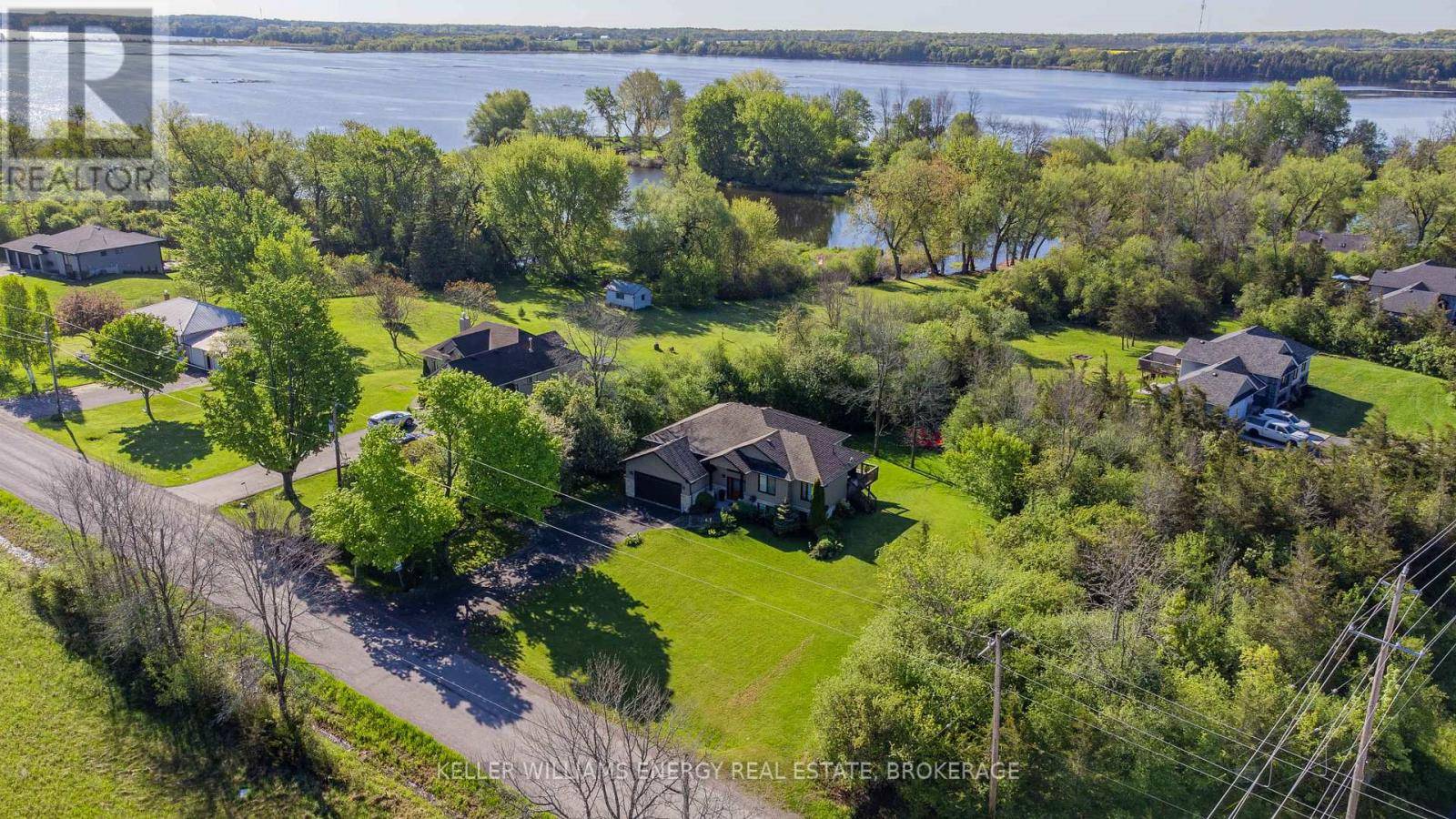 Prince Edward County (ameliasburg Ward), ON K0K1T0,1687 LAKESIDE DRIVE
