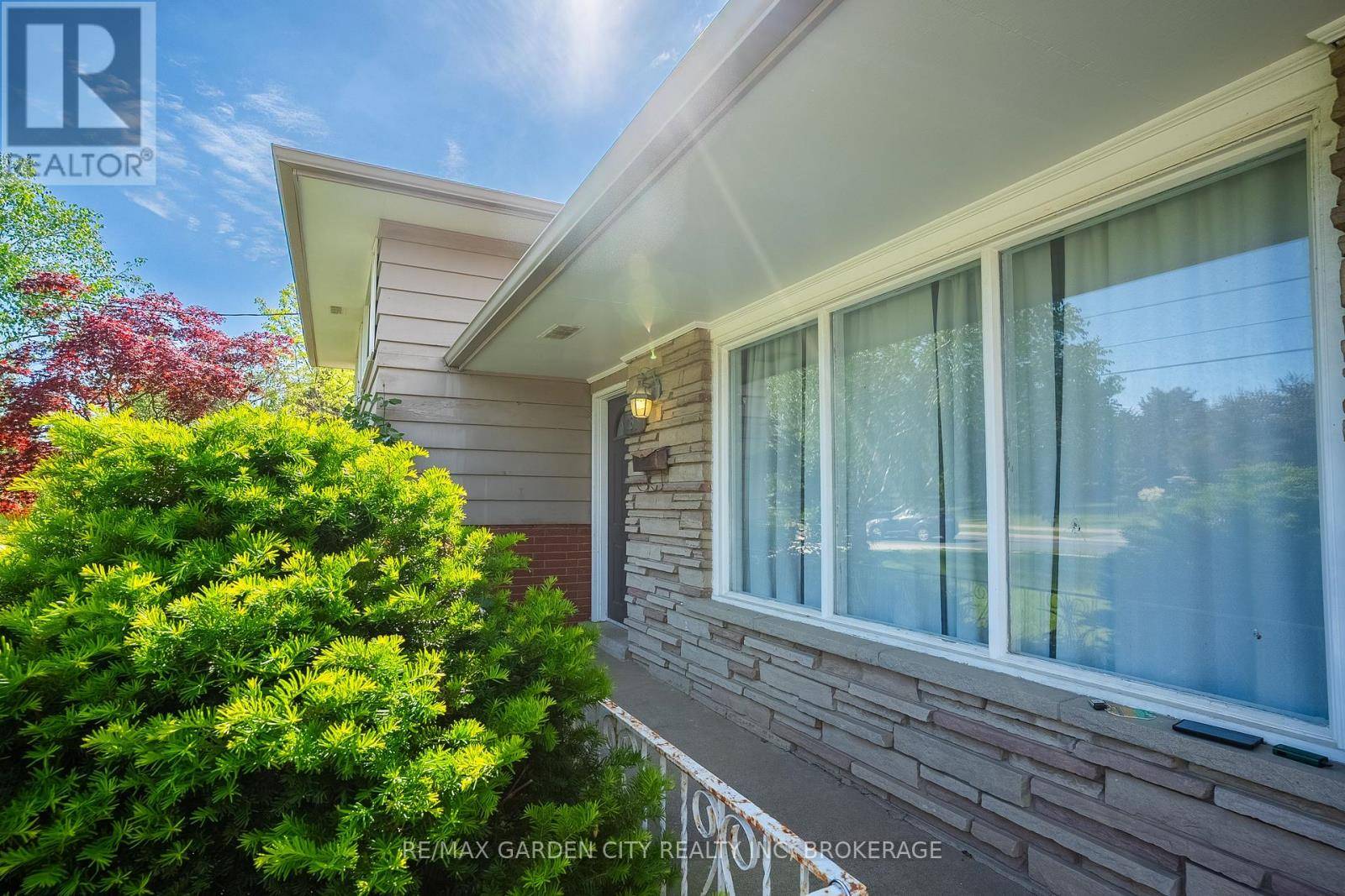 St. Catharines (burleigh Hill), ON L2T1R3,180 ST. DAVIDS ROAD