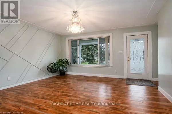 Cambridge, ON N3C1M3,206 Winston BLVD #Main