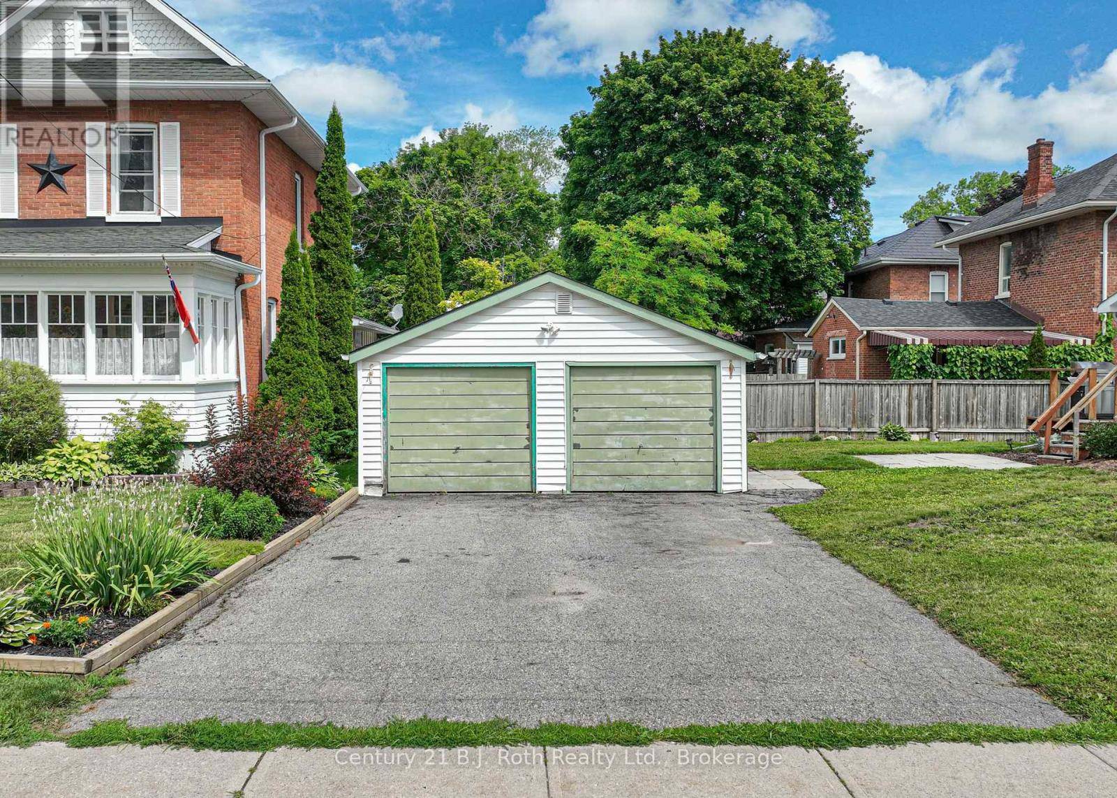 Kawartha Lakes (lindsay), ON K9V3E7,33 SUSSEX STREET S