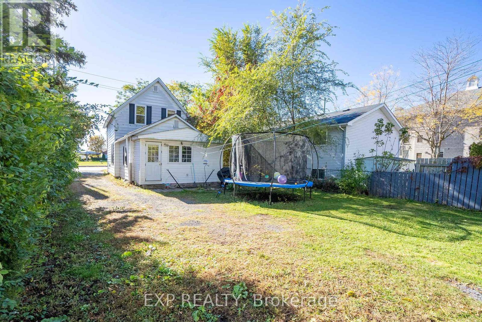 Cornwall, ON K6J1A4,231 WATER STREET W