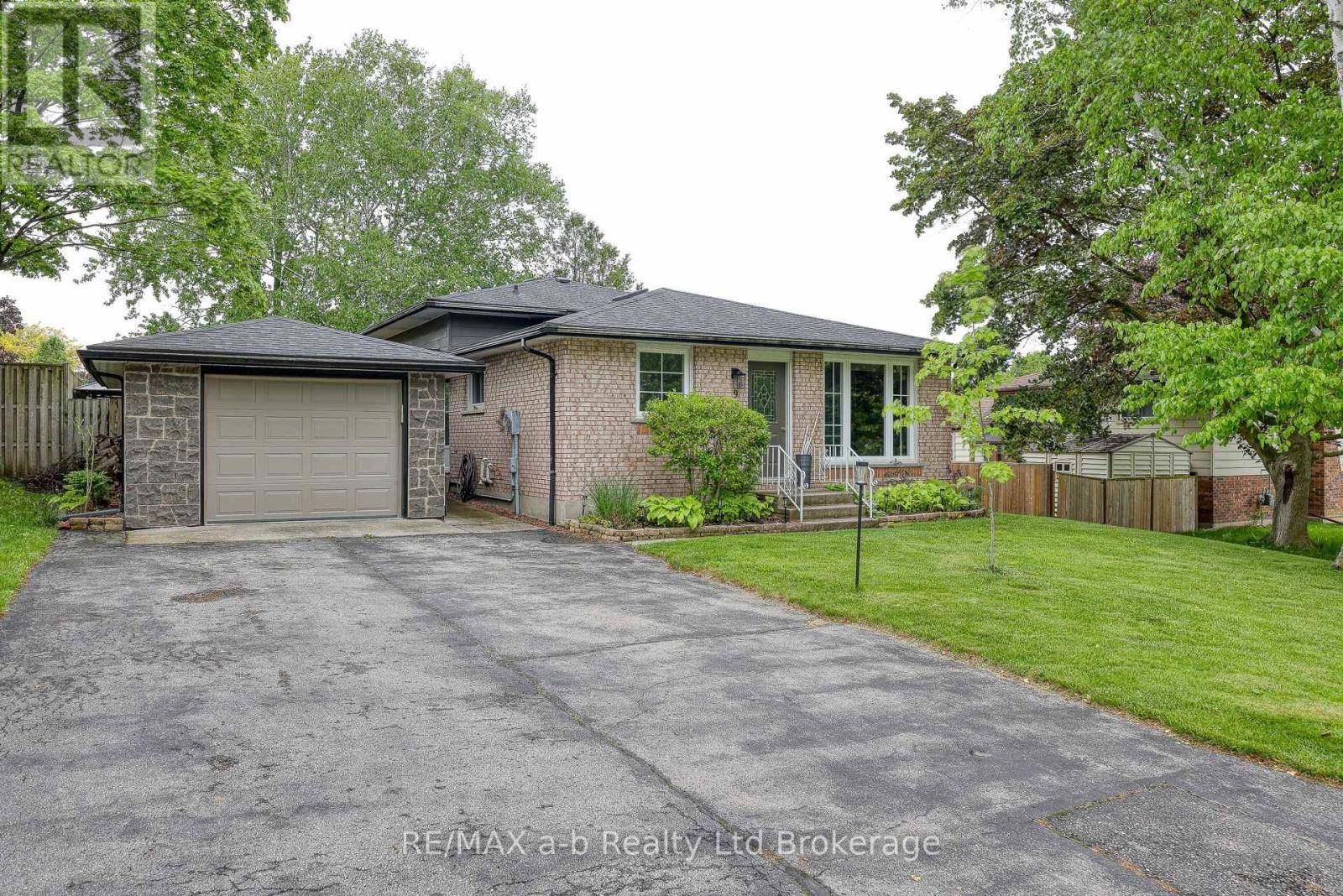 Ingersoll (ingersoll - South), ON N5C3N4,9 GRENVILLE STREET
