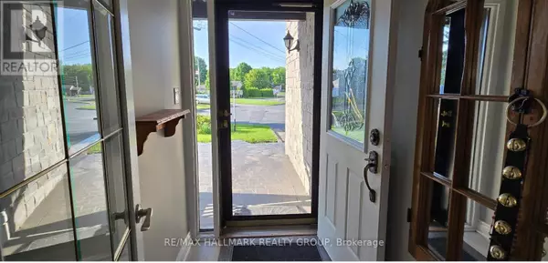 Clarence-rockland, ON K4K1A5,976 LAPORTE STREET