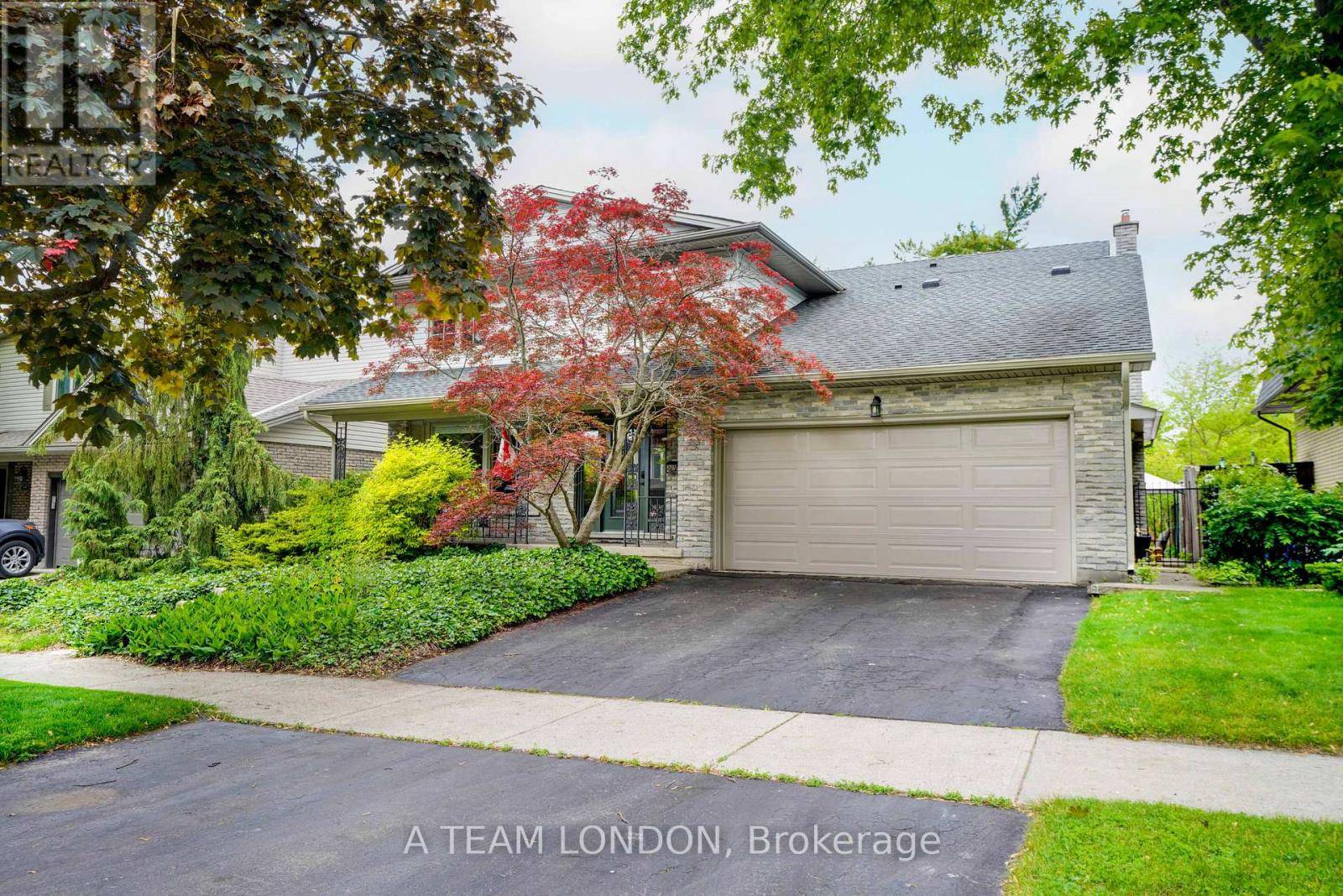 London South (south N), ON N6J3Y5,126 GUILDFORD CRESCENT