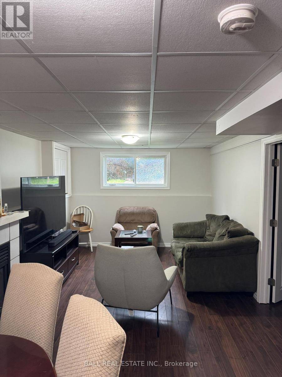 Peterborough Central (south), ON K9J4P8,503 Paterson ST #Lower Unit