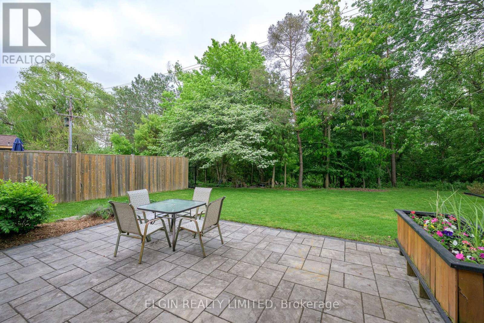 St. Thomas, ON N5R1E5,17 GLANWORTH AVENUE