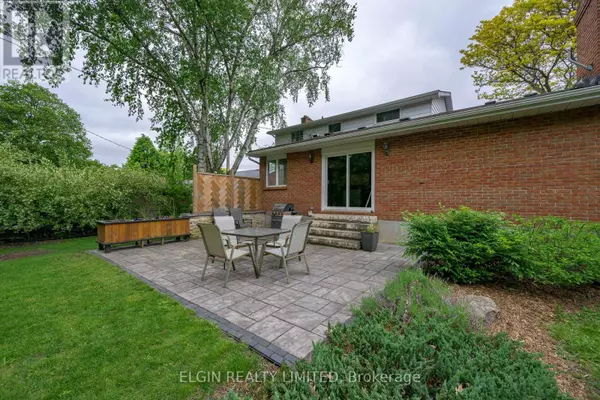 St. Thomas, ON N5R1E5,17 GLANWORTH AVENUE