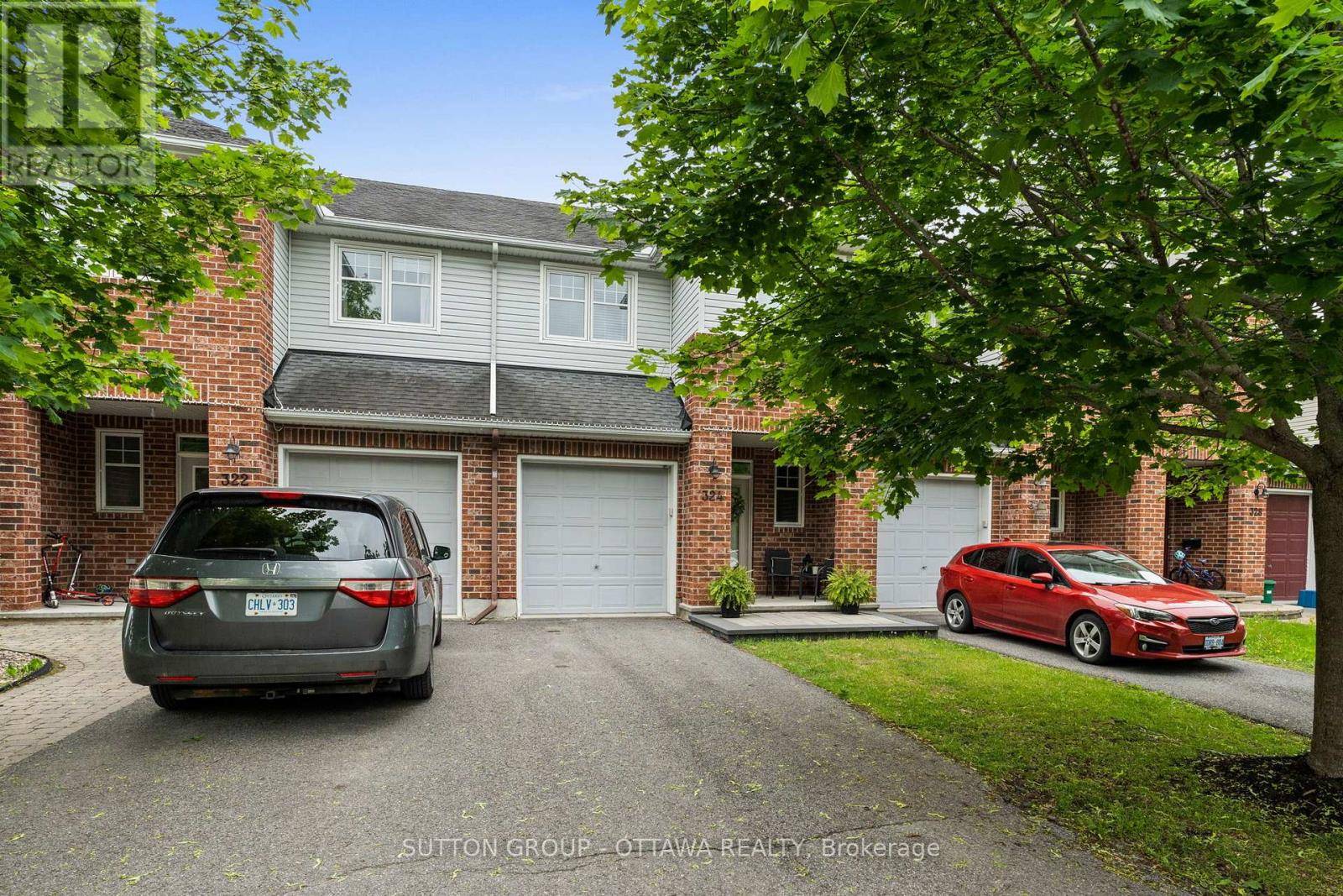 Ottawa, ON K2S0B6,324 HORSESHOE CRESCENT E