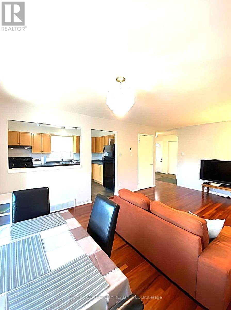 London North (north A), ON N6G4Z6,933 THISTLEDOWN WAY