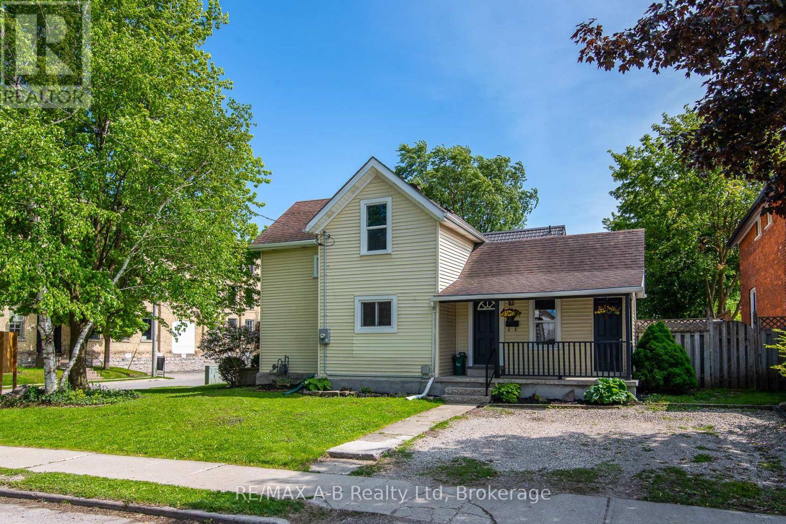 Stratford, ON N5A4R9,124 KING STREET