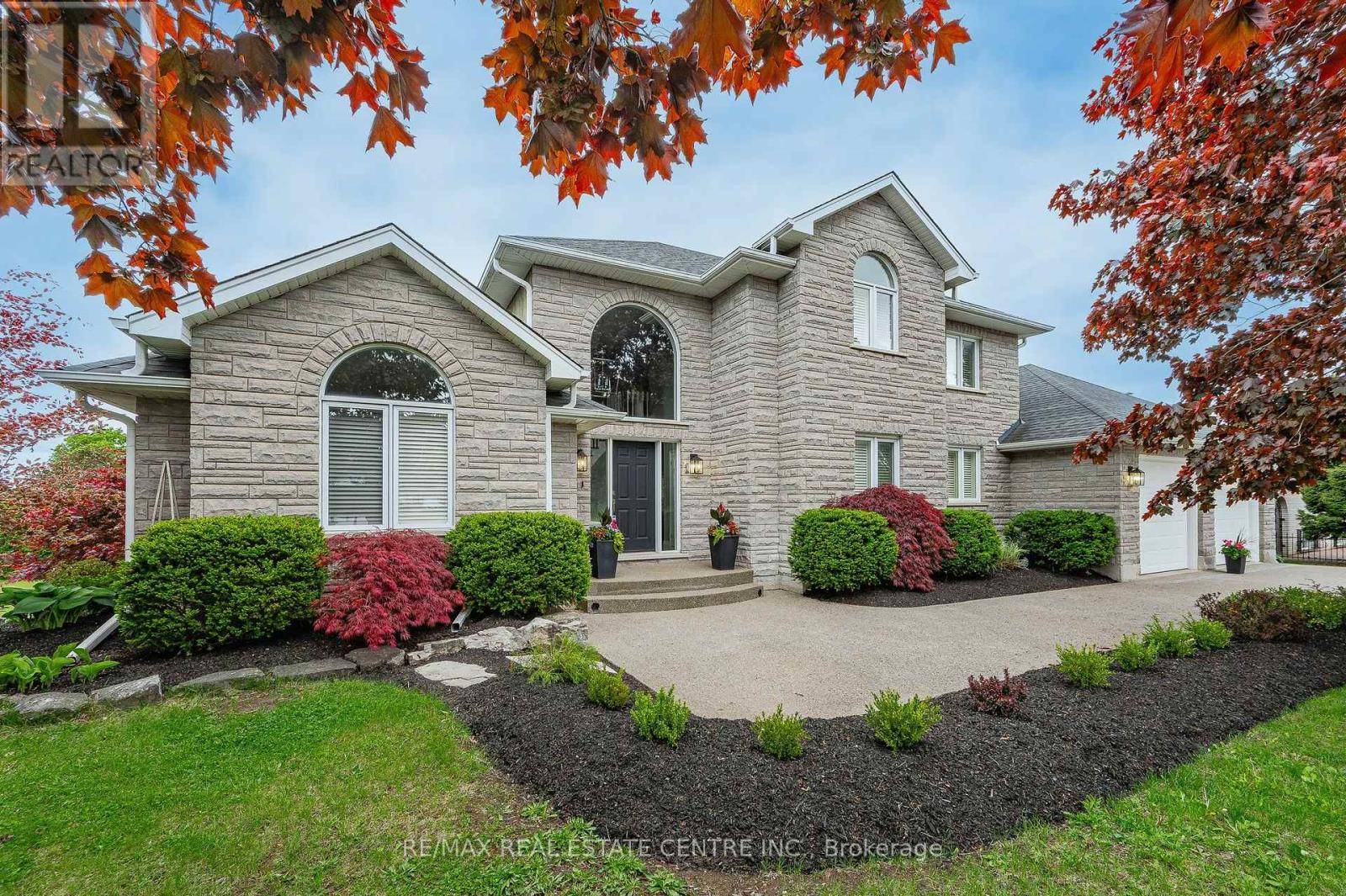 1 BROWN AVENUE, Cambridge, ON N1R5S3