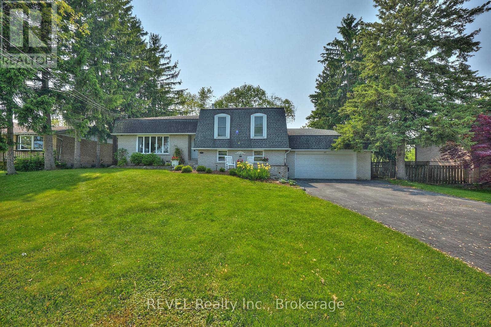 Fort Erie (crescent Park), ON L2A4Z7,877 DAYTONA DRIVE N