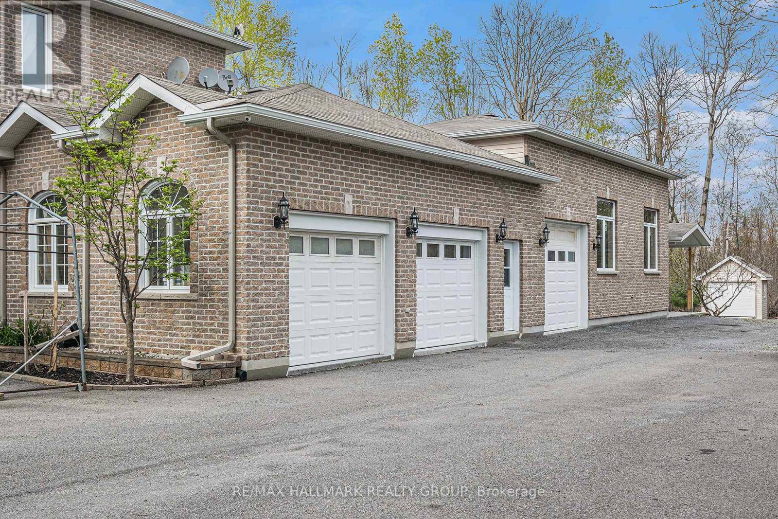 Ottawa, ON K1X1A4,4633 ALBION ROAD