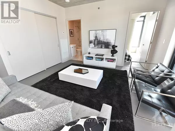Ottawa, ON K2P1C3,203 CATHERINE ST #414