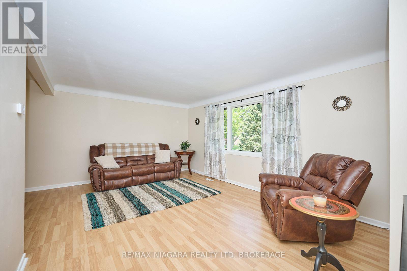 Fort Erie (crescent Park), ON L2A5P7,1129 MANNING COURT