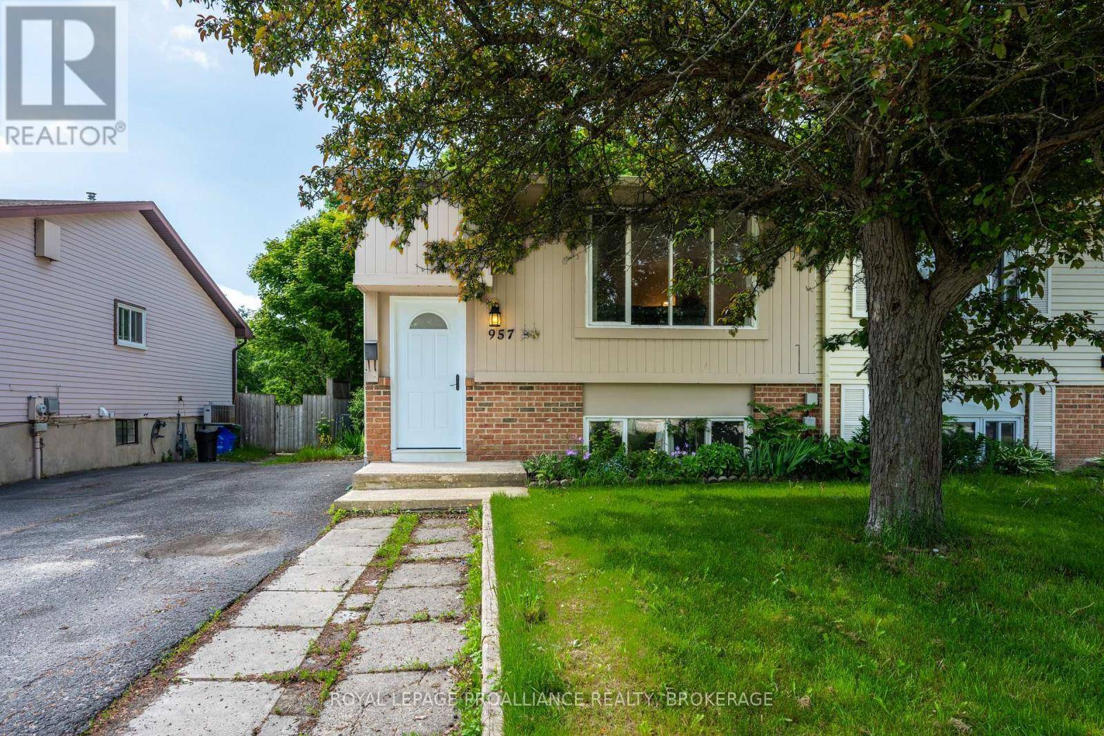Kingston (north Of Taylor-kidd Blvd), ON K7P1H5,957 OLD COLONY ROAD