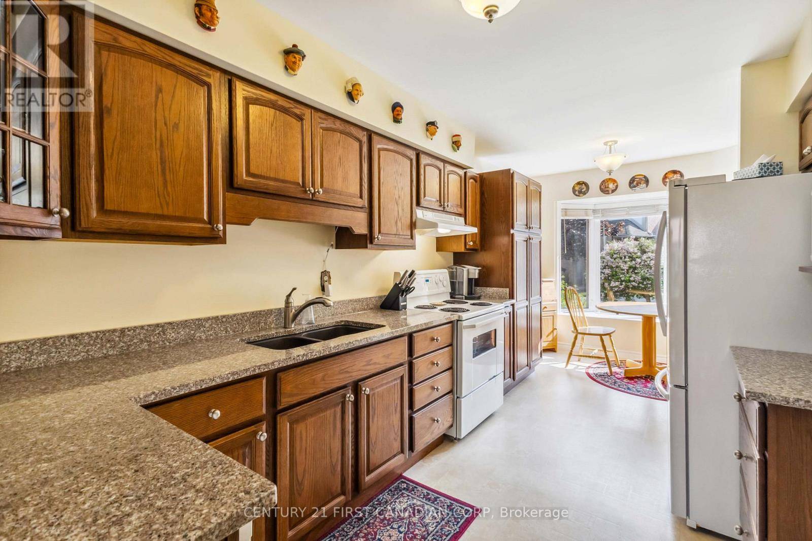 London South (south J), ON N5Z4Z6,9 Ailsa PL #59