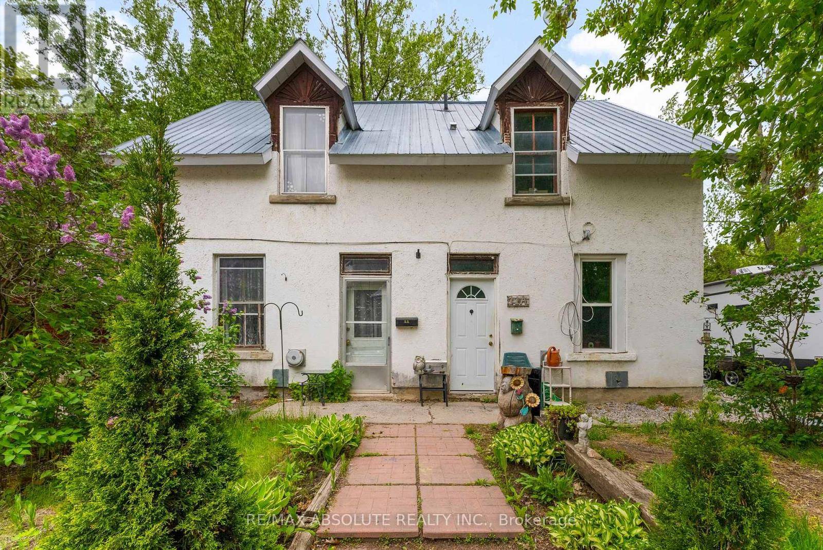 Arnprior, ON K7S1Z8,11 LAKE STREET