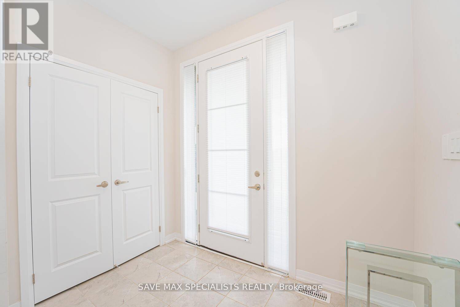 Cambridge, ON N1S0E1,298 NEWMAN DRIVE