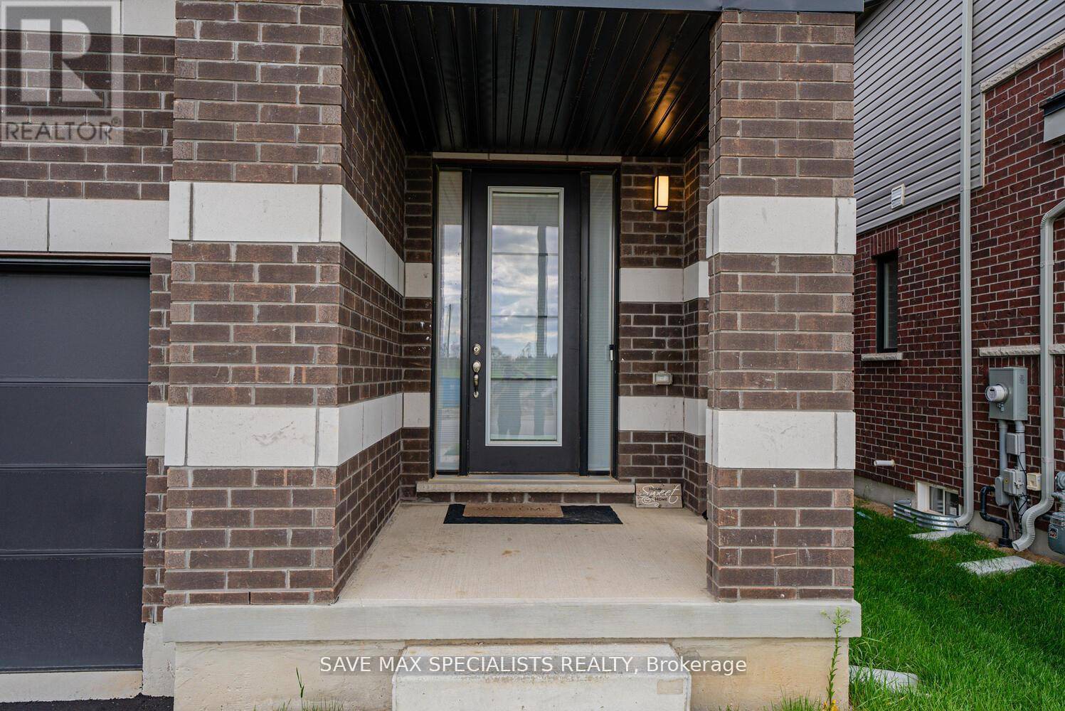 Cambridge, ON N1S0E1,298 NEWMAN DRIVE
