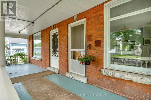 Frontenac (frontenac South), ON K0H2W0,6662 ROAD 38