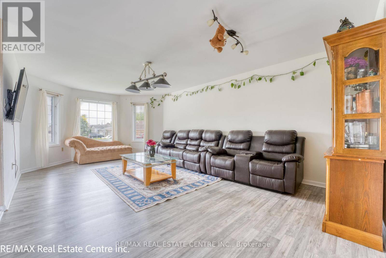 Lakeshore, ON N0R1A0,1616 BIRCHWOOD CRESCENT