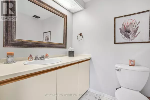 Ottawa, ON K1C6E9,6716 Jeanne D'arc BLVD North #A