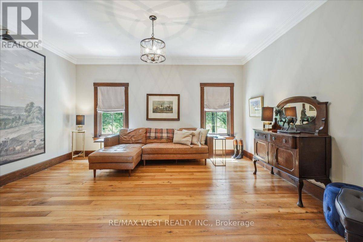 Centre Wellington, ON N1M2W3,7817 SIDEROAD 10