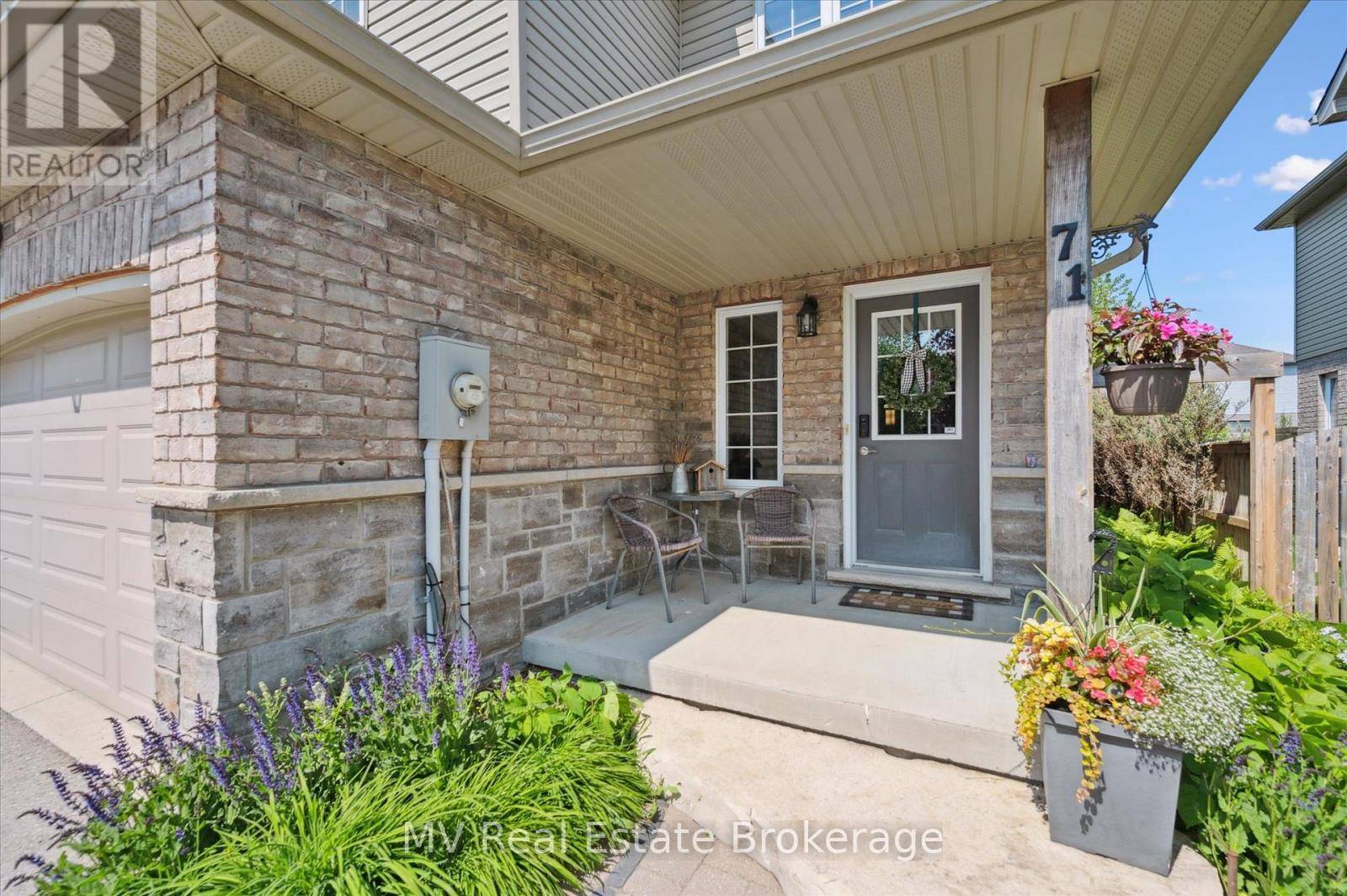 Centre Wellington (elora/salem), ON N0B1S0,71 HEALEY STREET