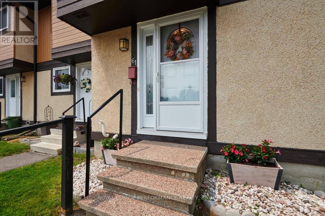 Ottawa, ON K1V9R9,3344 Uplands DR #61