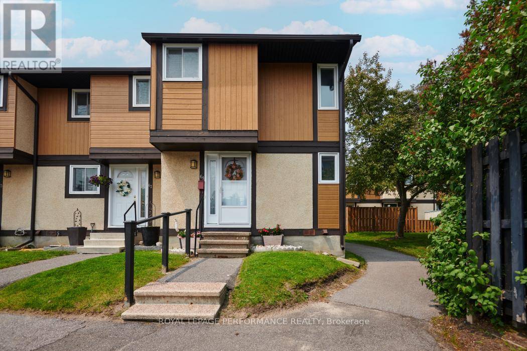 Ottawa, ON K1V9R9,3344 Uplands DR #61