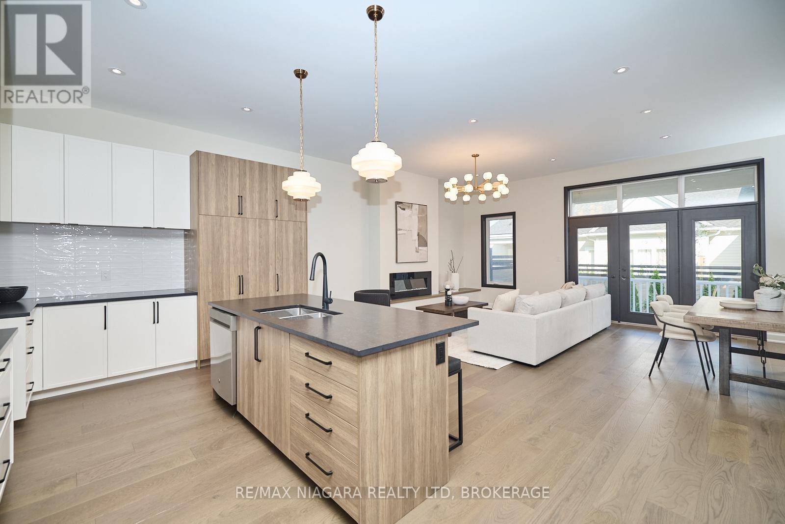 Fort Erie (ridgeway), ON L0S1N0,11 BUTTERNUT CRESCENT