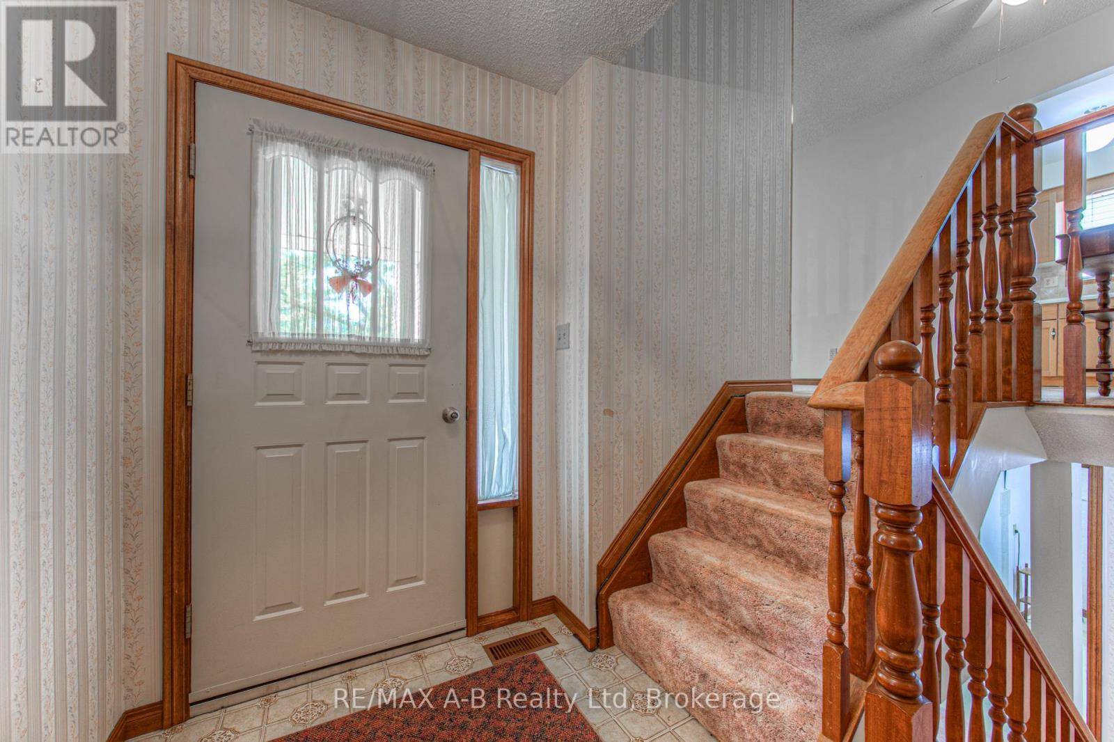 Stratford, ON N4Z1G3,23 MAGWOOD COURT