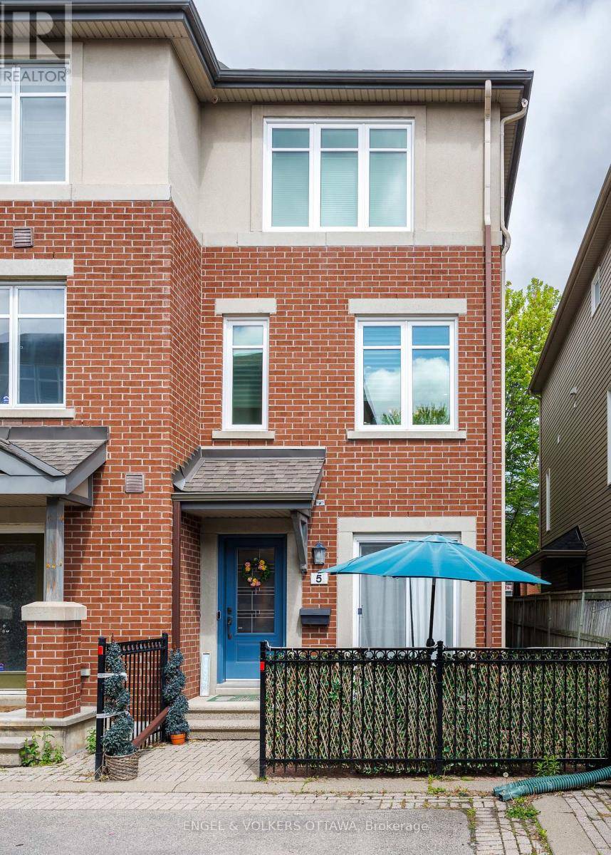 5 CARRAWAY PRIVATE, Ottawa, ON K1S5S3
