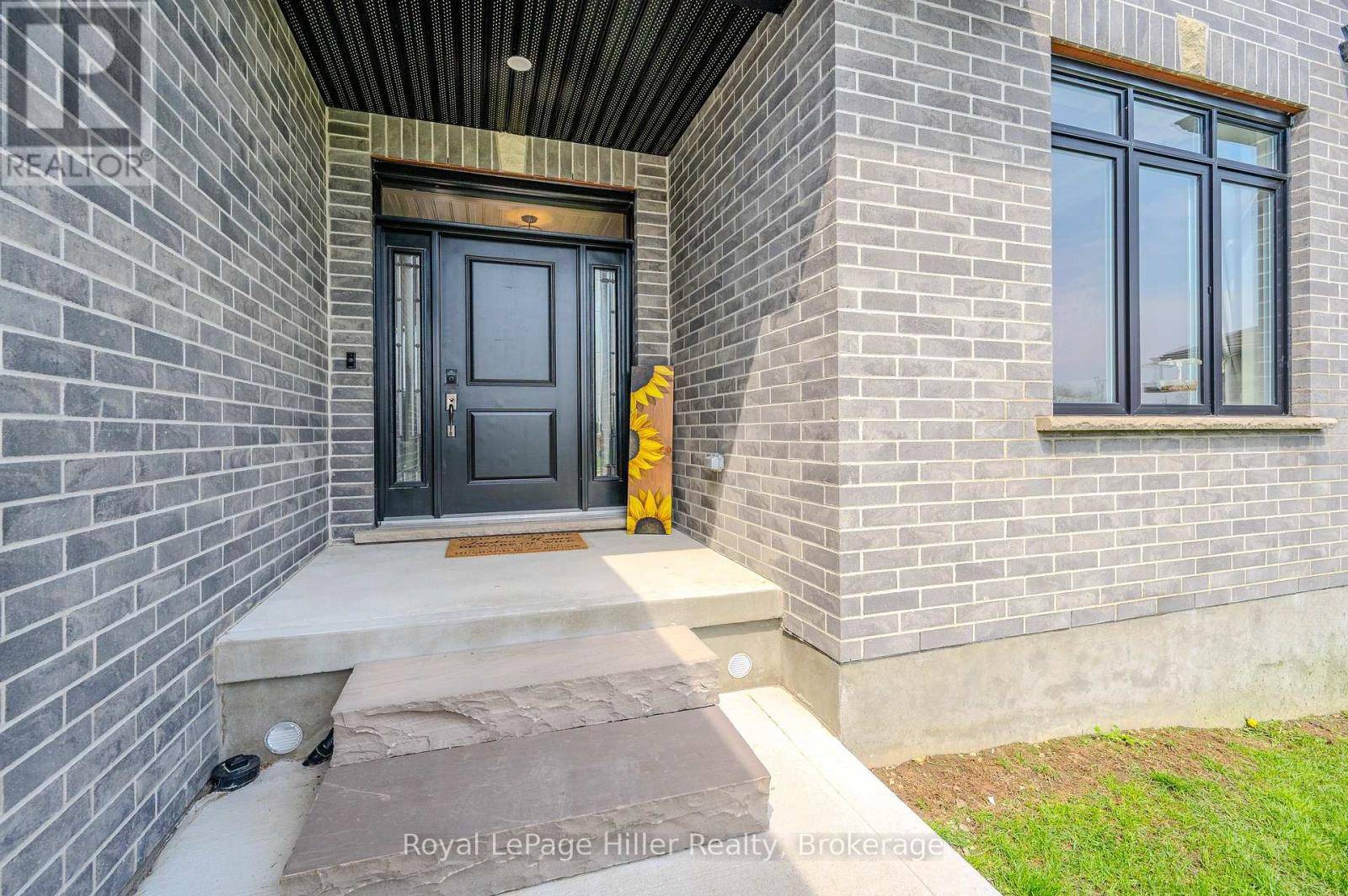 Perth East (milverton), ON N0K1M0,65 REAGAN STREET