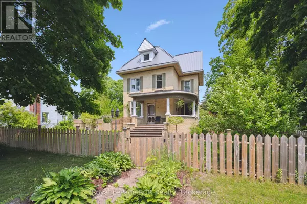 Wellington North (mount Forest), ON N0G2L2,308 FERGUS STREET