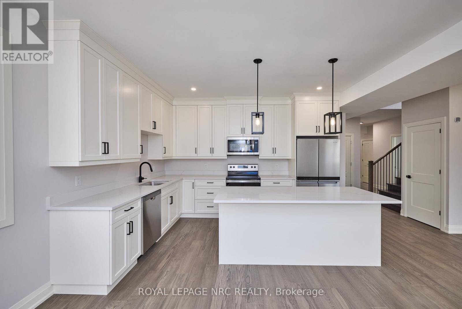 Thorold (allanburg/thorold South), ON L2V0M6,149 HODGKINS AVENUE