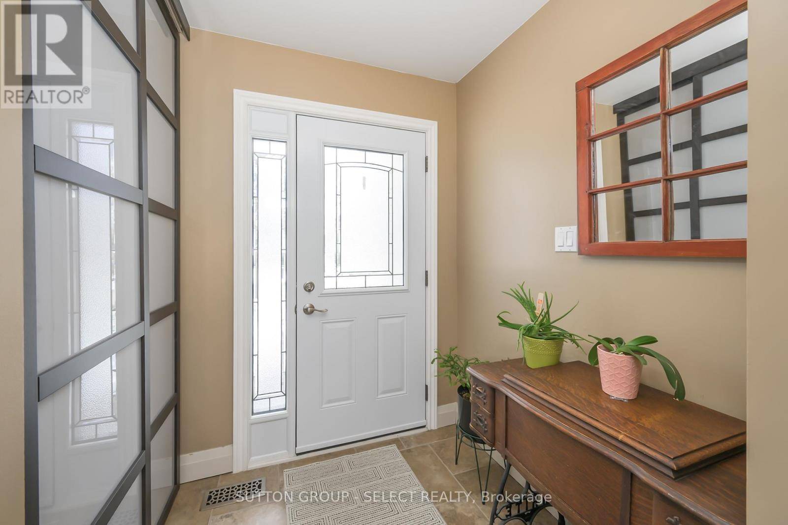 London North (north I), ON N6G3L7,99 INVERARY CRESCENT
